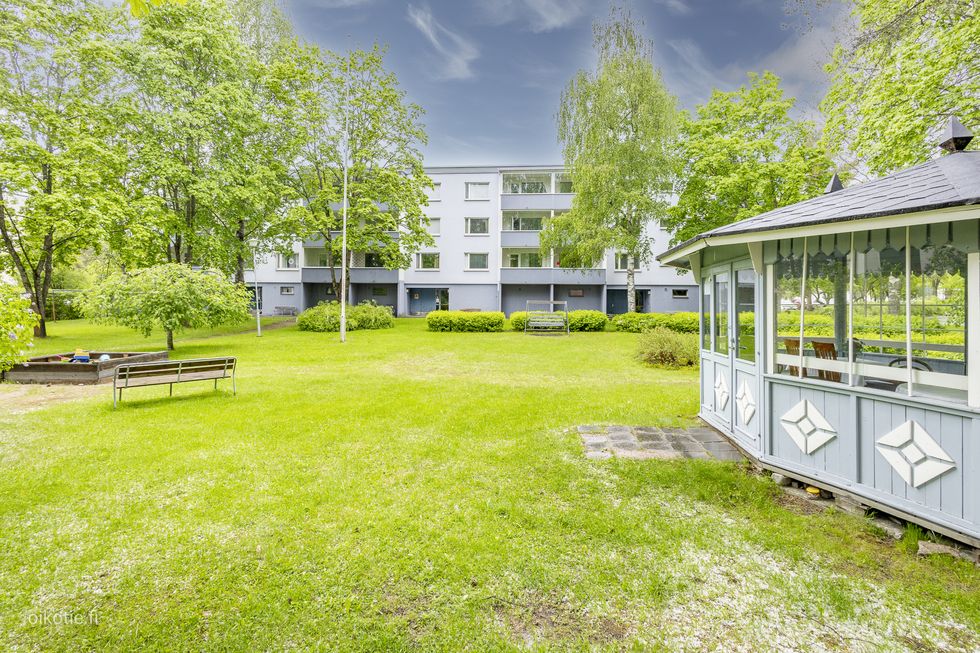 taloyhtiön sisäpiha