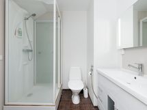 yläkerran wc ja suihku