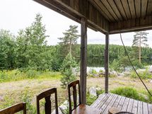 Rantasaunan terassilta rannalle päin
