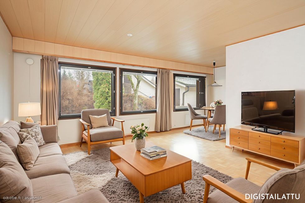 Tervetuloa Majavatielle paritaloasuntoon! Olohuone digikalustettuna.