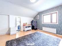 Makuuhuone 2 yläkerta