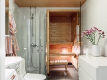 Kylphuoneessa toinen wc, lisäksi oma sauna