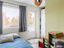 Yläkerran makuuhuone