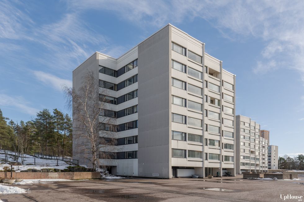 Julkisivu
