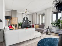 Tilavan olohuoneen voit kalustaa monin tavoin