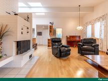 Olohuone on hyvin tilava