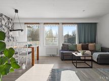 Olohuone markiisi ylhäällä