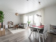 Olohuone / ruokailutila