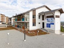 Jokaisella asunnolla on käytössään tolppapaikka