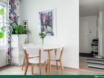 Välitilassa paikka ruokapöydälle