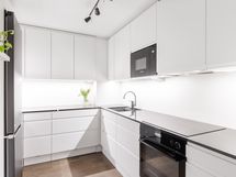 Tyylikäs keittiö remontoitu täysin 2024.