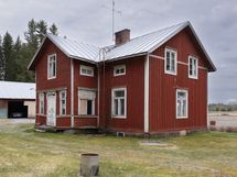 Två rum i nedre våningen har varit bebodda/ Kahta alakerran huonetta on asuttu