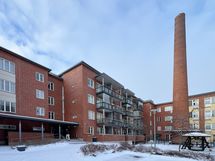 Talo on osa kaunista tehdasmiljöötä.