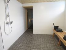 taloyhtiön saunaosastoa