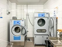 Talosta löytyy pesutupa.