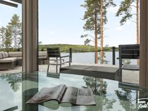 Virmailassa moderni huvila niemenkärjessä järvinäkymällä 