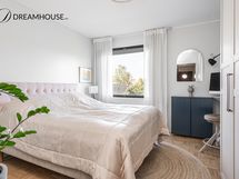 Alakerran makuuhuone