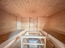 Taloyhtiön sauna.