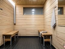 Taloyhtiön saunan pukuhuone