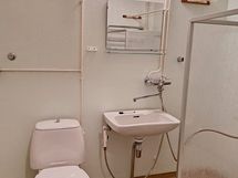 Suihkukaappi on poistettu tilasta.