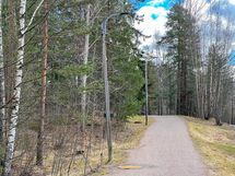 Alueella on myös upea metsäiset reitit ulkoilua harrastavalle.