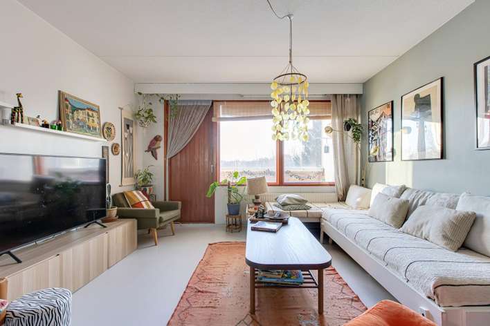 Kerrostalo, 2mh, oh, k, kh, s, wc. lasitettu parveke, 83,5 m², Lippajärvi – pohled 4