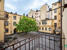 Tuuletusparveke sijaitsee asunnon läheisyydessä