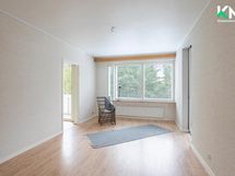 Näkymää olohuoneeseen.