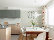 Ruokailutilaan sopii pitkä pöytä