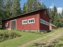 Lämmin verstas ja varastohalli