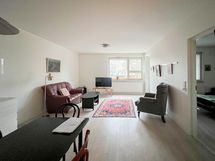 Tervetuloa tutustumaan 3.krs hyväkuntoiseen parvekkeelliseen kaksioon.