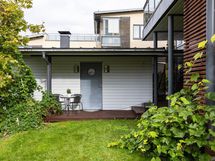 Piharakennus / Gårdsbyggnad