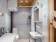 Eteistilasta kulku kph/wc ja saunaan