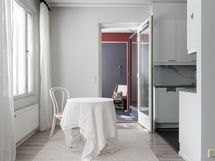 Ruokailutilaan mahtuu paljon isompikin pöytä!