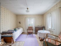 Kamari vanhalla torpalla