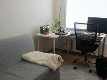 Yläkerran makuuhuone/työhuone