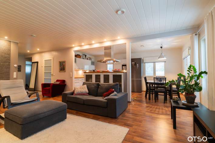 Omakotitalo, 5h+k+khh+s+erill. kph/wc+wc+aula, 185 m², Uusikoivisto, Pori