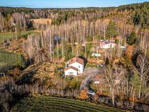 Ilmakuva kiinteistöstä, syksyllä