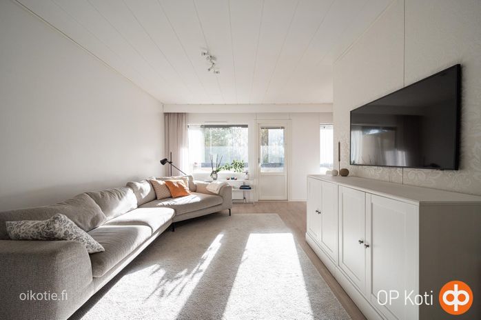 Rivitalo, 4h,k/rt,s,ph,pkh,vh,2wc,p (lasitettu), 93,2 m², Kartano - View 5