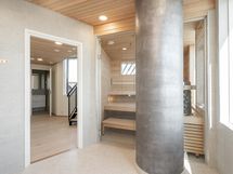 Yläkerran kylpyhuone