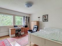 Suuri makuuhuone, kaapistot