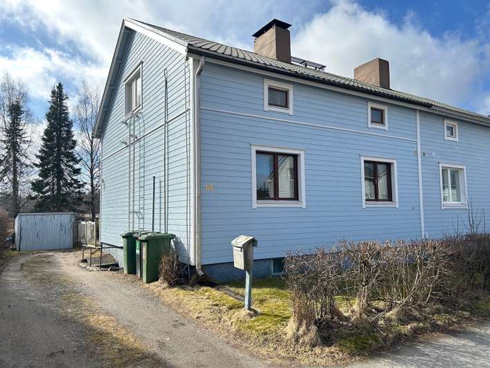Omakotitalo, 3mh, oh, k, 3*wc, suihkut., ph, s, oleskelutila, pannuh., verstastila, ulkovarasto, 90 m², 10. Osa, Pori
