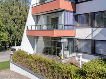 Olisiko lasitettu terassi ja aidattu länsipiha kaipaamasi mauste uuteen kotiisi?