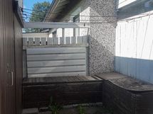 Asuntopihalla oma pyykinkuivauspaikka