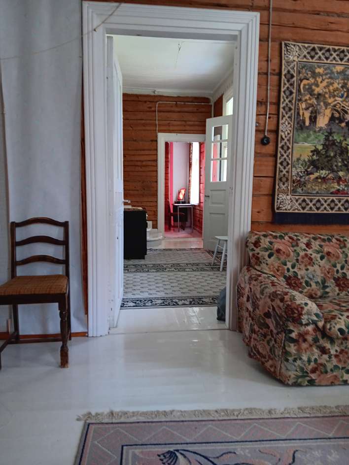 Huvila,  alakerta 5, yläkerta 3 kesähuonetta, eriill hirsisauna, 120/170 m², Kauvonniemi, Savonlinna