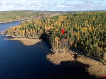 Päijänteen rannalla oleva ok-talo