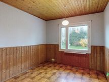 Yhdessä huoneessa puolipaneli