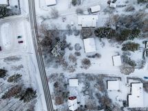 Tontilla olevat rakennukset puretaan