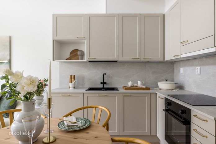 Kerrostalo, 2h, kt, parvi, parveke - Hulppea loft koti!, 59 m², Keskusta - Lisää