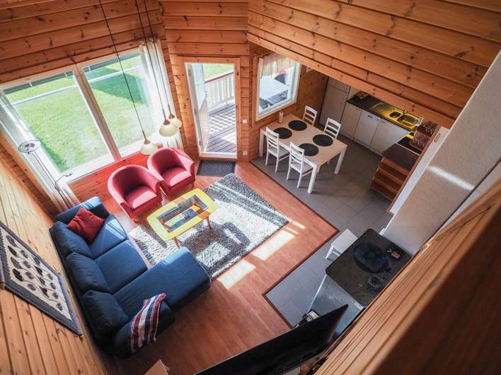 Loma-asunto, Keittiö-olohuone, 2-mh, kph, sauna, 2-wc, yläaula, eteinen, kuisti, 76,5 m², Tahkovuori, Kuopio